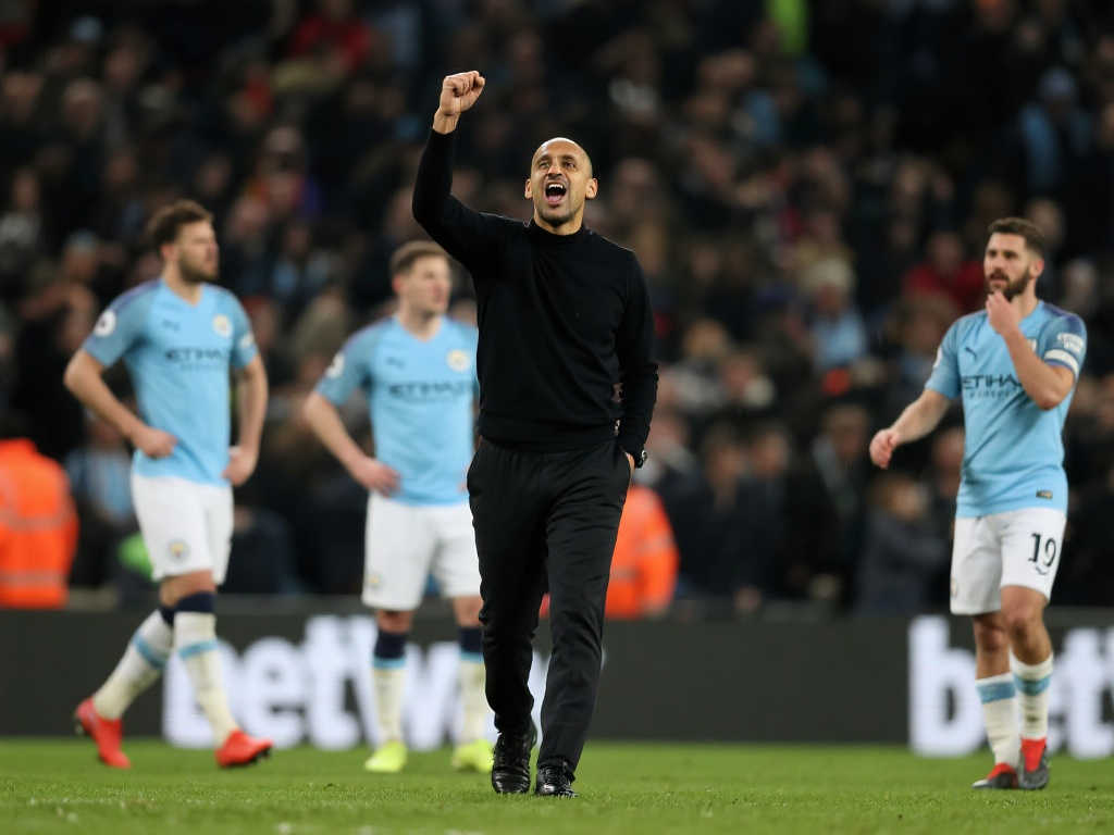 并在比赛中 并在比赛中