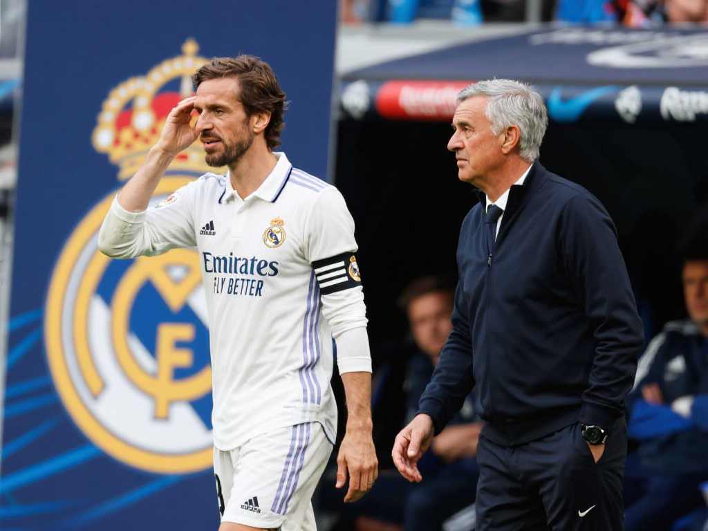 断让球迷为 断让球迷为